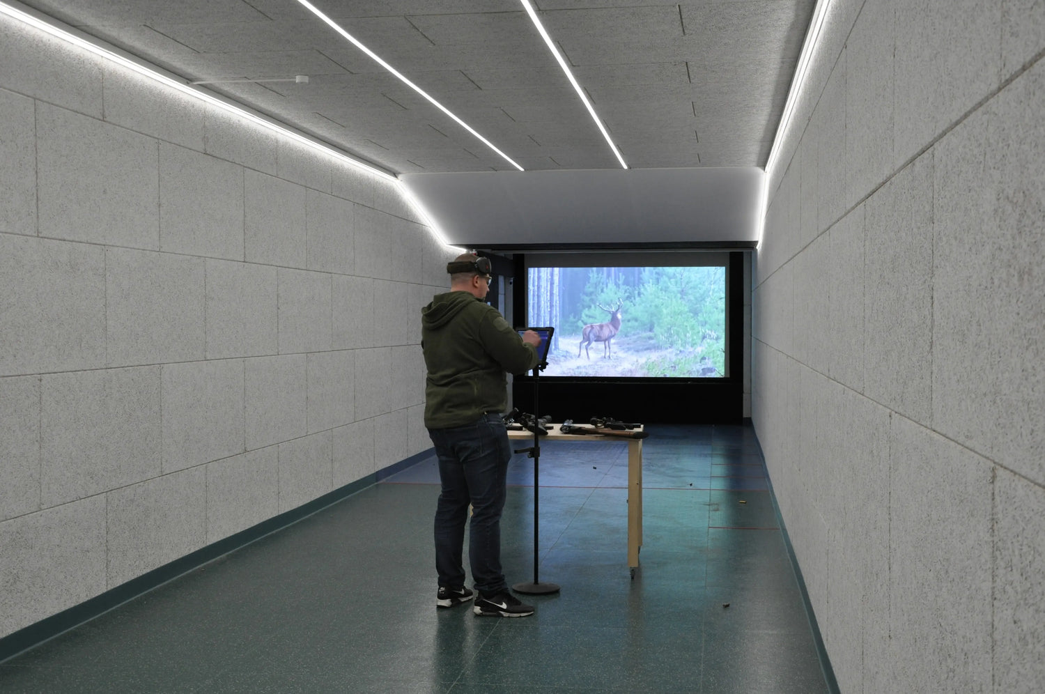 Bedienung des Milo Systems im Schiesskino mit dem Tablet