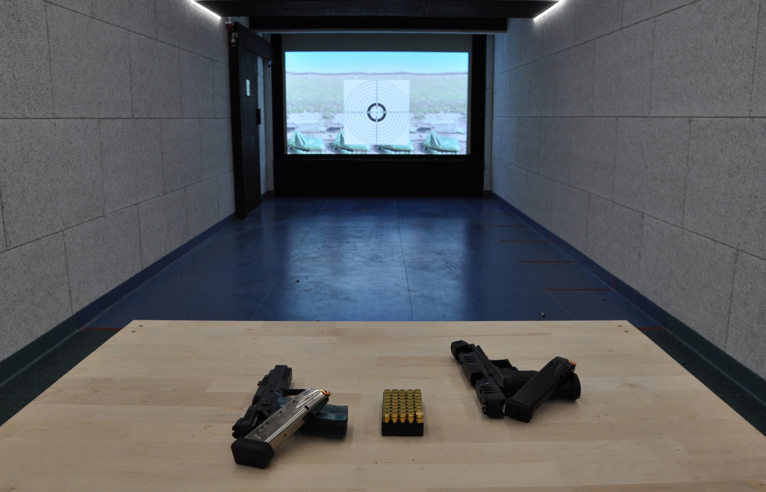 Probeschiessen 2 Waffen im Schiesskino