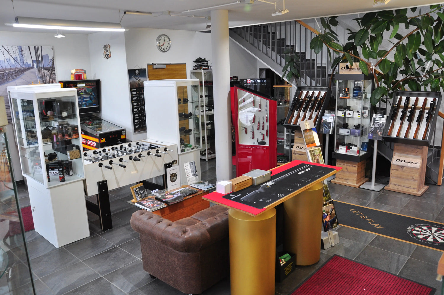 Blick von der Tür in das Ladengeschäft von My Guns