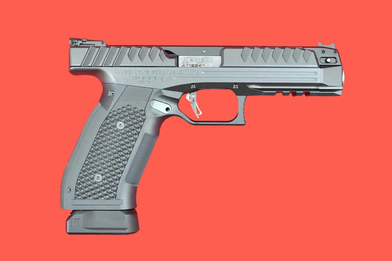 Halbautomatische Pistole Laugo Arms Alien Performance Black Edition 9mm Luger - Seitenansicht rechts