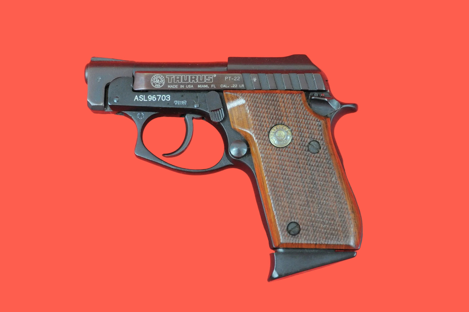 Halbautomatische Pistole Taurus PT-22 .22 LR gebraucht - Seitenansicht links
