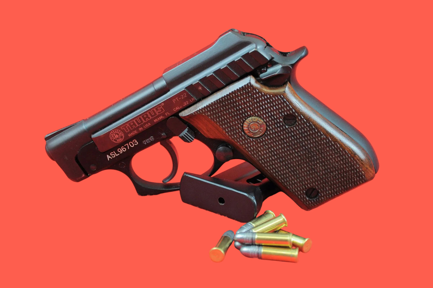 Halbautomatische Pistole Taurus PT-22 .22 LR gebraucht - Seitenansicht
