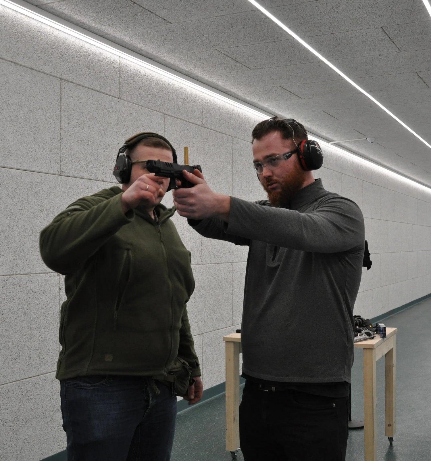 Training richtiger Griff Kurzwaffe